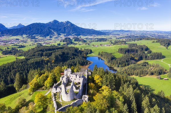 Hohenfreyberg castle ruin and Schweinegger castle pond