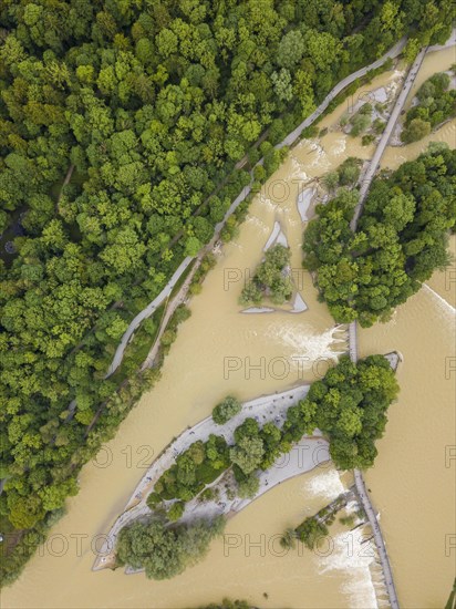 Isar at high water with bridge and islands at the Flaucher