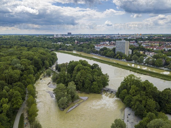 Isar at high water with bridge at the Flaucher