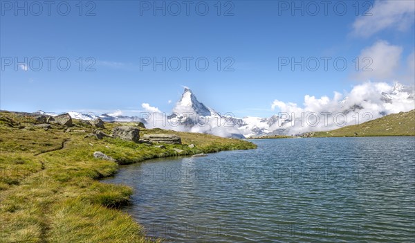 Lake Stellisee and snow-covered Matterhorn