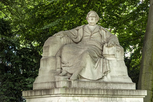 Monument to Richard Wagner by Heinrich Wadere