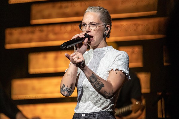 Stefanie Heinzmann live at the Schueuer Lucerne