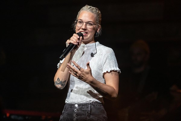 Stefanie Heinzmann live at the Schueuer Lucerne