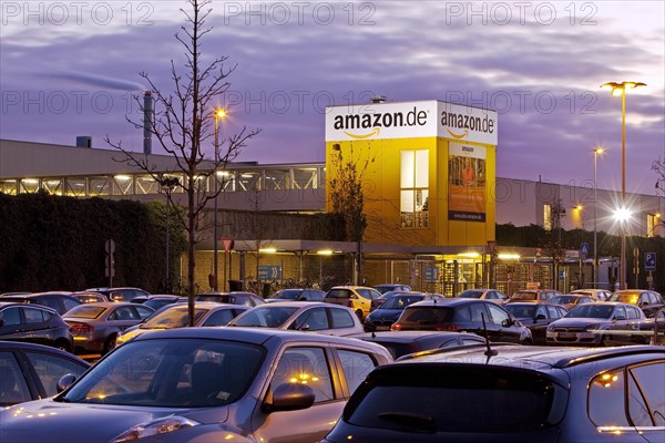 Parking at Amazon Logistics Center