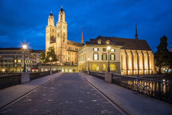 Muenster bridge with Grossmuenster church at dusk