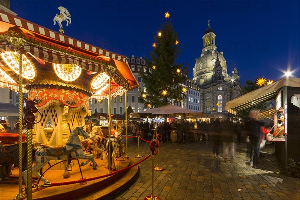 Advent on the Neumarkt