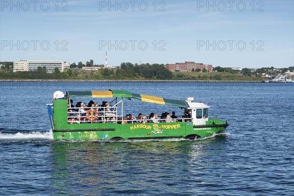 Amphibious vehicle