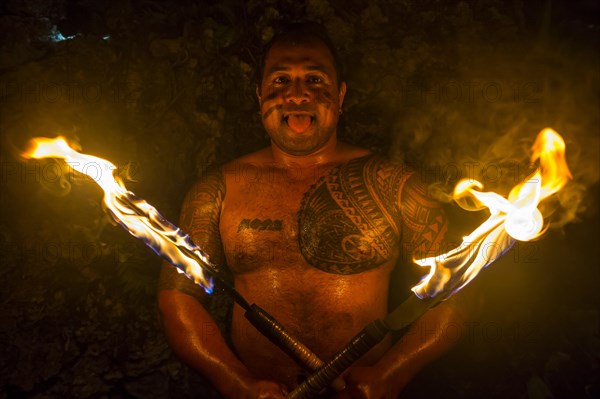 Local fire dancer in the Matavai Resort