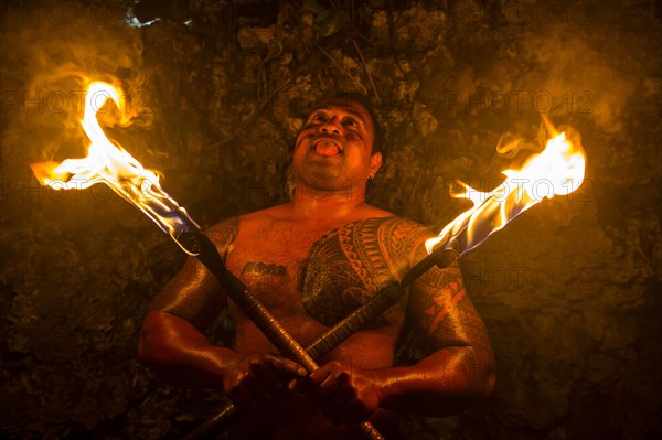 Local fire dancer in the Matavai Resort