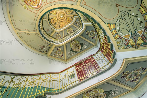 Curved staircase