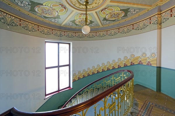 Curved staircase