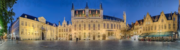 State Chancellery and City Hall on Burgplatz at night