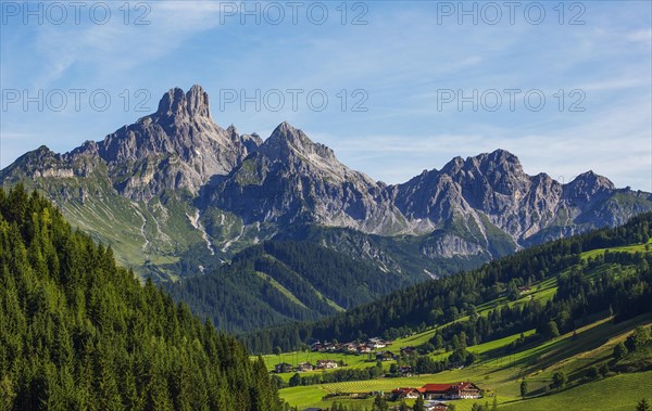 Gosaukamm with mountain peak Bischofsmuetze