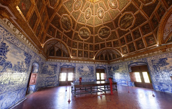 Hall of Stags with azulejos