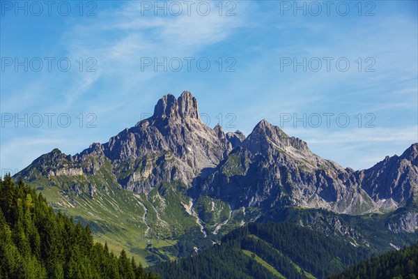 Gosaukamm with mountain peak Bischofsmuetze