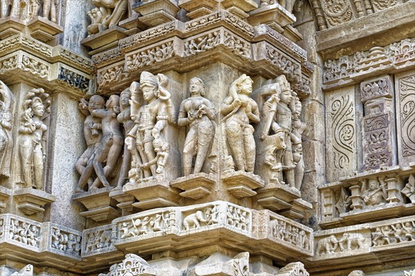 Sculptures on the walls of Lakshmana Temple