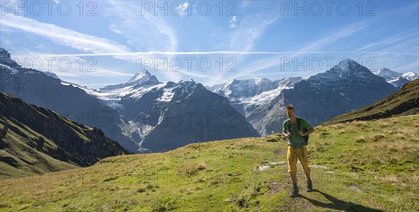 Hikers on the hiking trail to Bachalpsee