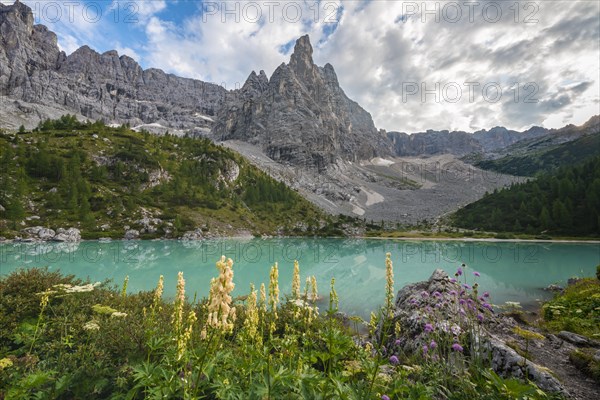 Turquoise-green Sorapis Lake