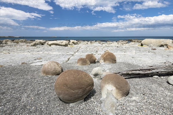 Ward boulders