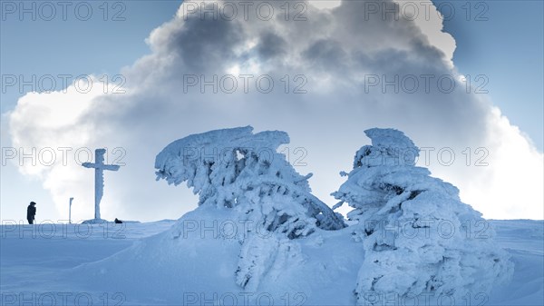 Abermandln and summit cross on the Grosser Arber