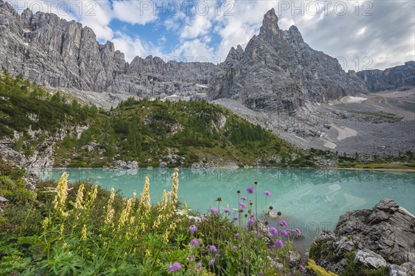 Turquoise-green Sorapis Lake