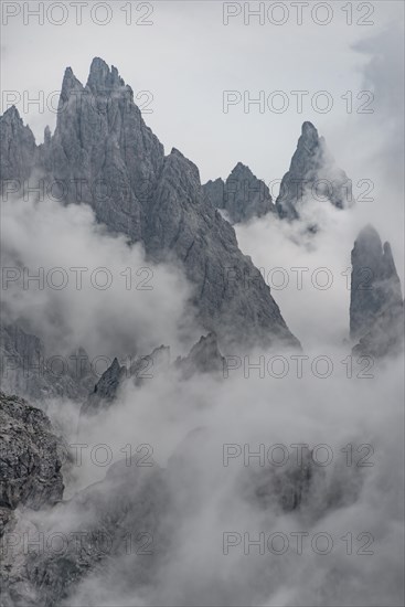 Fissured rock needles