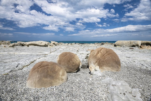 Ward boulders