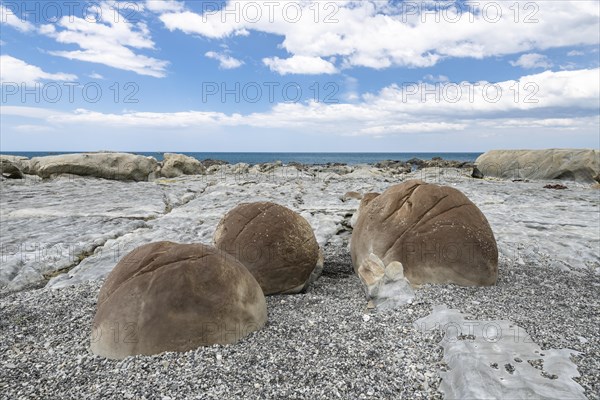 Ward boulders