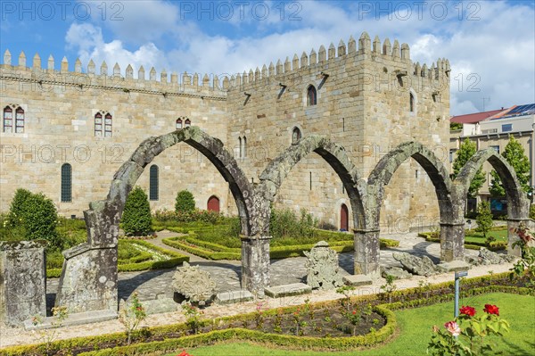 Santa Barbara garden near the walls of the Old Palace of the Archbishops