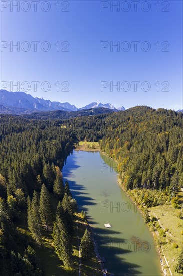 Lake Grubsee and Wetterstein range