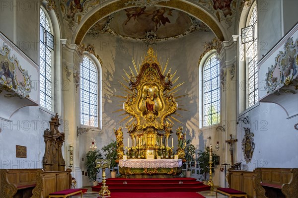 High altar with picture of the Painful Mother of God