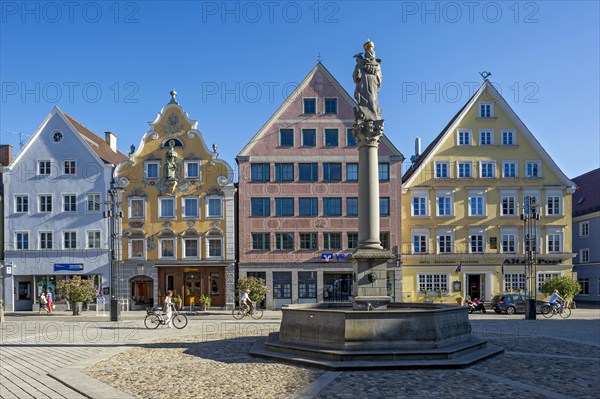 Town houses with baroque Jochamhaus and Hotel Gasthof Alte Post