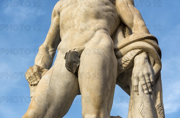 Athlete statue with fig leaf at Stadio dei Marmi