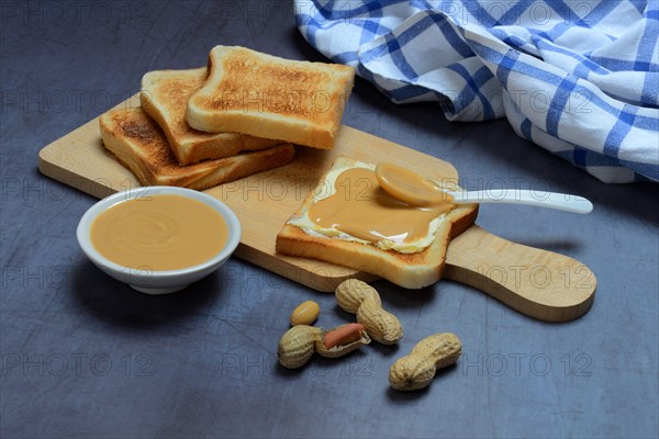 Peanut puree on toast