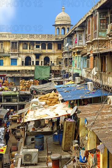 Apartments near Fatehpuri Masjid Mosque and Chandni Chowk bazaar