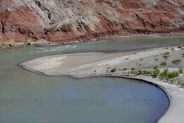 Barren landscape at the Rio Grande