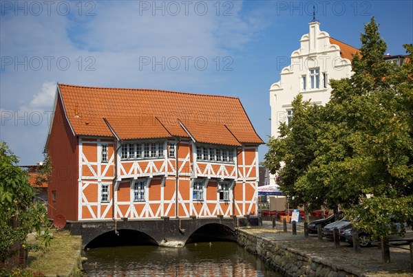 Half-timbered house vault over the Grube watercourse