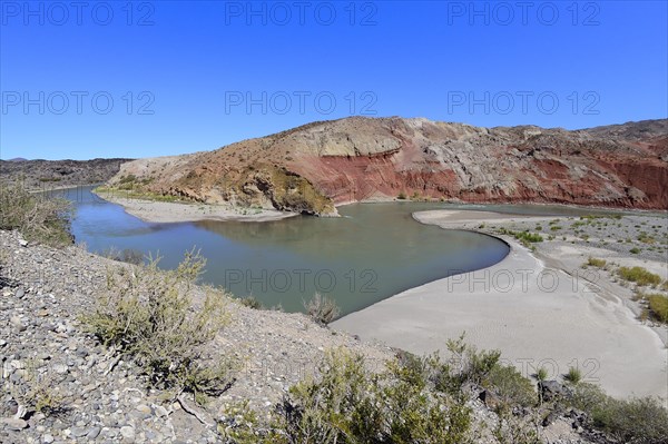 Barren landscape at the Rio Grande