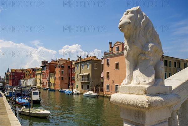 Bridge statue on the Vena Canal