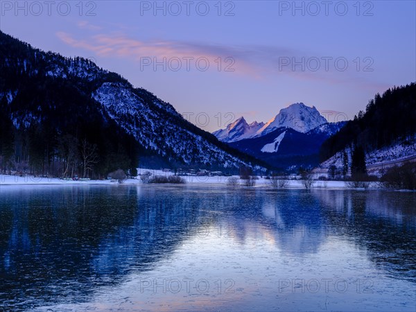 Frozen lake at the Hallthurm