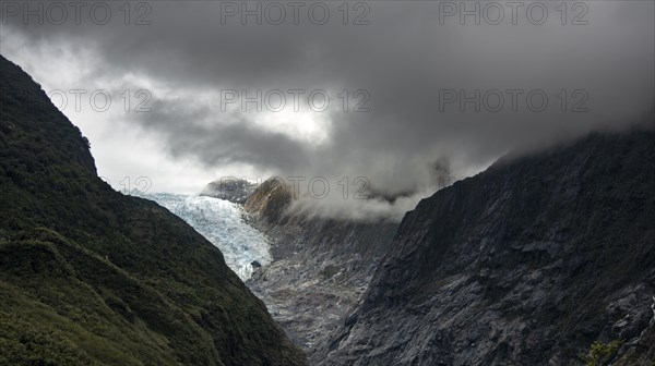 Glacier tongue