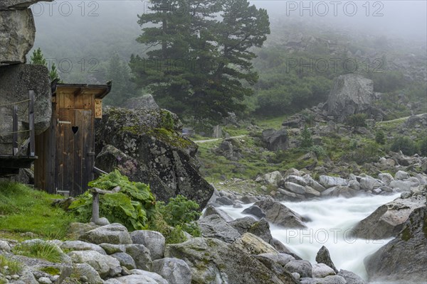 Outhouse near Obersulzbach