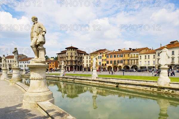 Statues on the Prato della Valle