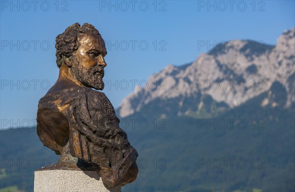 Gustav Klimt statue in Unterach