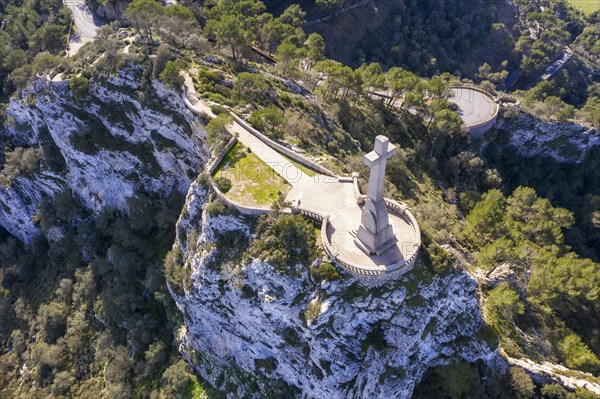 Stone cross Creu de Picot on Puig des Mila