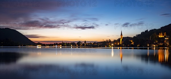 Place Schliersee with parish church St. Sixtus