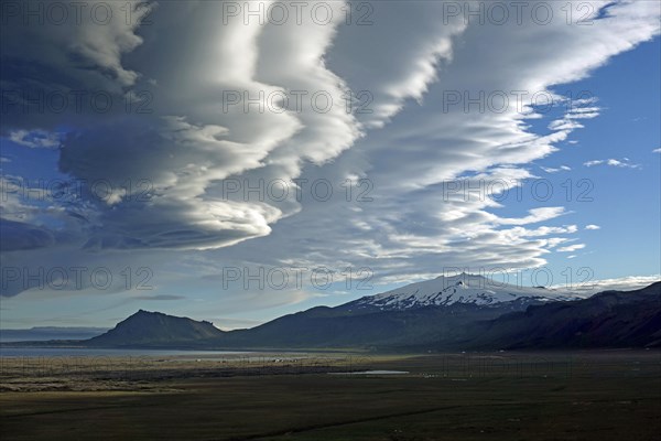 Cloud formation over Snaefellsjoekull or Snaefellsjoekull