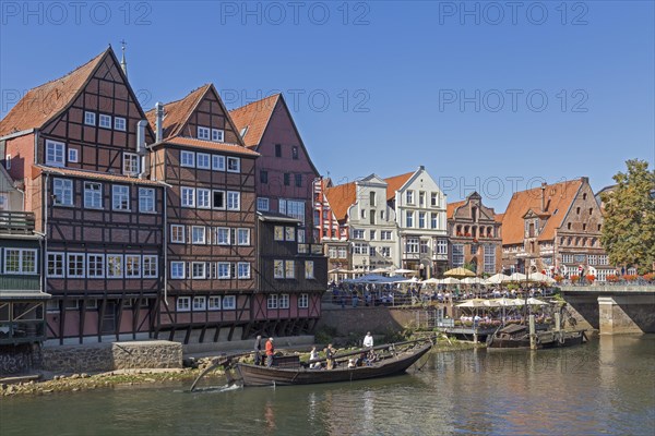 A historical salt ewer passes the Stintmarkt