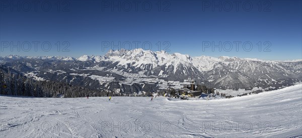 Planai ski area with view to the Dachstein massif