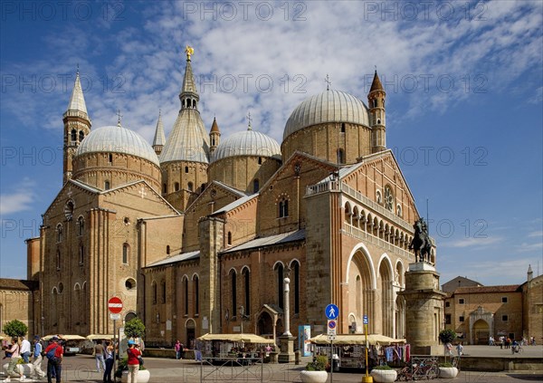 Cathedral Square with Basilica of St. Anthony